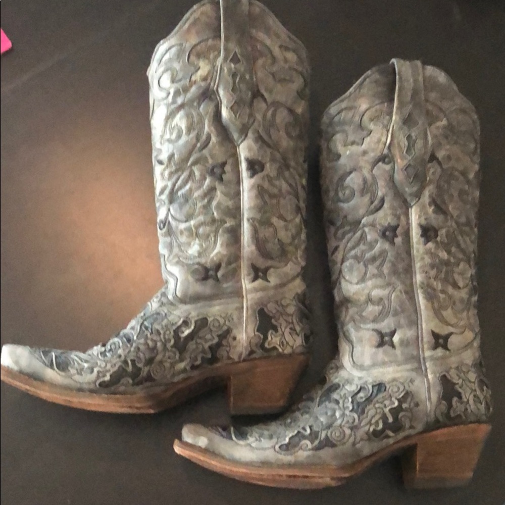 Corral boots
